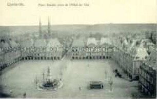 Der Place Ducale in Charleville, vom Rathaus aus gesehen