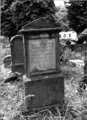 Grabstein 632 (Index: 100099784) Maße HxBxT: 145x52x19 cm: Grabstein 632