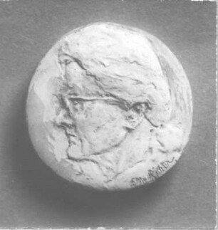 Rundrelief mit weiblichem Porträt im Profil : Rundrelief mit weiblichem Porträt im Profil. Ton (nach 1945; E. Richter). Dresden-Striesen, Borsbergstraße 11, Atelier der Bildhauerin