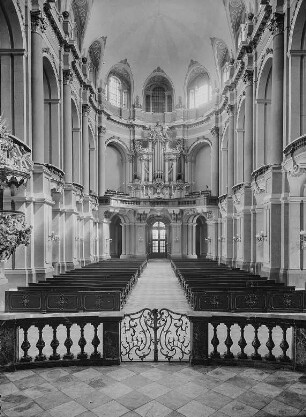 Dresden, Katholische Hofkirche. Inneres zur Silbermann-Orgel