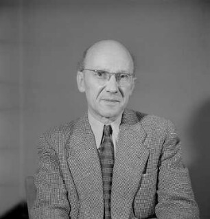 Porträtaufnahmen von Otto Mäder : Porträt von Otto Mäder