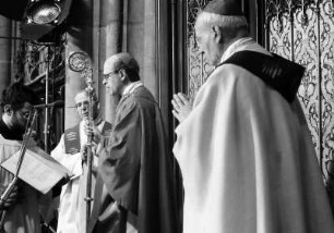 Freiburg: Gebet vor dem Altar, Monsignore Mestri