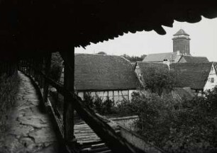 Rothenburg ob der Tauber, Überdachter Wehrgang : Rothenburg ob der Tauber. Überdachter Wehrgang. Blick zum Spitaltor