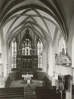 Döbeln, Nicolaikirche, Innenraum : Inneres, Blick von der Orgelempore nach Osten, mit Altar und Kanzel