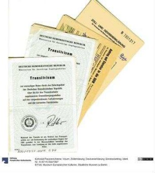 Konvolut Passierscheine; Visum; Zollerklärung; Devisenerklärung; Einreiseantrag