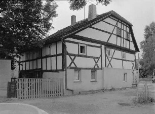 Wohnhaus mit Ladeneinbau