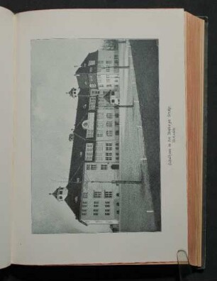 Schulhaus in der Amberger Straße. Rückansicht.
