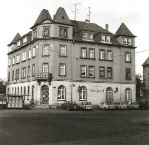 Dresden-Kaditz, Riegelplatz 6. Wohnhaus mit Gaststätte "Zur Einheit"