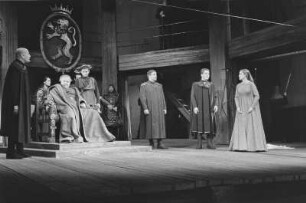 Reportage aus der Inszenierung "König Lear" von W. Sakespeare, Regie W. Langhoff, mit W. A. Kleinau als Lear u.a., Deutsches Theater Berlin, 1957