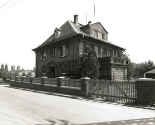Gersdorf (Chemnitzer Land), Plutostrasse 35. Wohnhaus (um 1925)