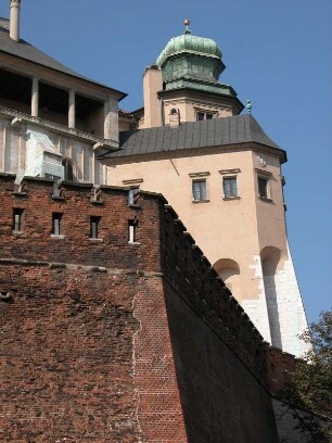 Wawel, Festungsmauer und Königsschloss