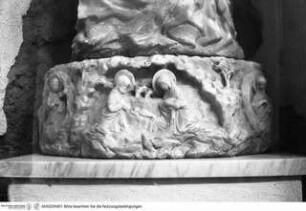 Thronende Madonna, Geburt Christi