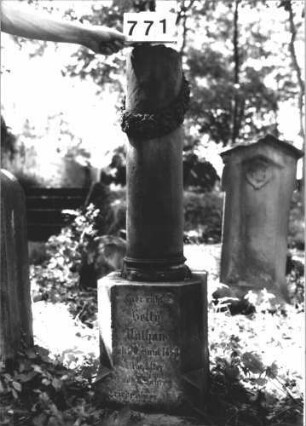 Grabstein 771