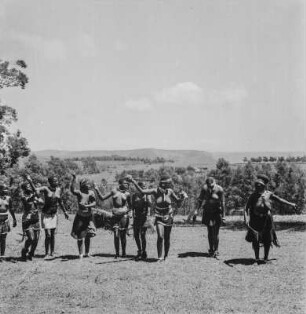 Frauen der Zulu : Frauen der Zulu tanzen in einem Reservat