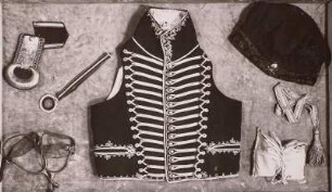 Uniformweste, Achselklappe, Uhrband, Säbelkoppel Theodor Körners, gefallen bei Gadebusch am 26.08.1813