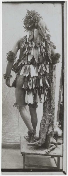 Exhibition mannequin decorated with objects from the Chamacoco ("Osiuta players")