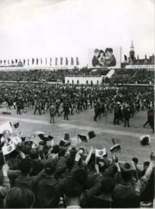FDJ-Aufmarsch beim Deutschlandtreffen 1964