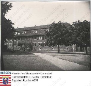 Darmstadt, Staatsbauamt - Friedensplatz mit dem Langes Bäu´che, rechts der Eingang zur Wäscherei