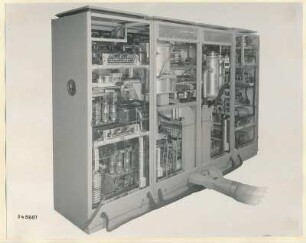 Fernsehsender HF 2832, Schrankkombination, Rückseite geöffnet, Foto 1954