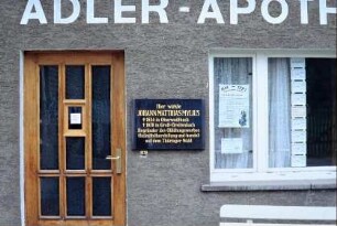 Adler-Apotheke mit Gedenkschild für Mylius, der Olitätenhandel begründete