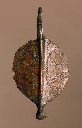 Anhänger: Blatt mit Öse