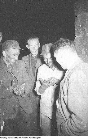Freital. VEB Steinkohlenwerk "Willi Agatz" Freital. Ernst Lohagen, erster Sekretär der SED-Landesleitung Sachsen bei den Bergleuten nach einer Sonderschicht, Juli 1951 & Freital. VEB Steinkohlenwerk "Willi Agatz" Freital, 21. Juli 1951 & Freital. VEB Steinkohlenwerk "Willi Agatz" Freital. Die Bergarbeiter H. Gläser und H. Schröder werden vom 1. Sekretär der SED-Landesleitung Sachsen, Ernst Lohagen, für eine Sonderschicht ausgezeichnet, Juli 1951