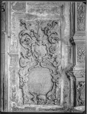 Dom: Grabtafel des Dompropstes Neustetter-Stürmer