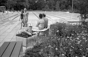 Gartenanlage beim Lehrschwimmbecken im Rheinstrandbad Rappenwört