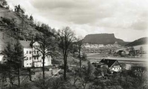 Kurort Rathen. Pension Armida und Gasthaus Rosengarten. Blick nach Südost über den Elbbogen mit Oberrathen gegen Schulhainbrüche und Lilienstein