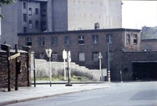 Grenzmauer an der Bergstraße und Nordbahnhof