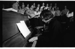 Kleinbildnegativ: Türkischer Chor, Casaleon, 1977