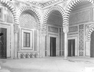 Gebäudeansicht : Gebäudeinnenansicht in Tunis