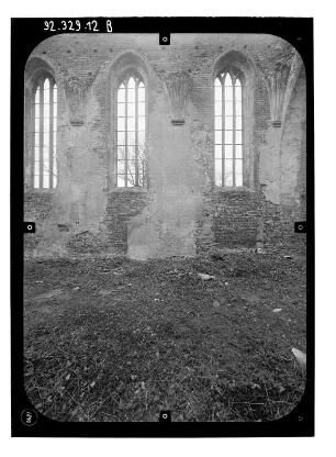 Müncheberg. Ruine der Stadtpfarrkirche St. Marien (Restaurierung 1991-1996). Inneres nach Süden
