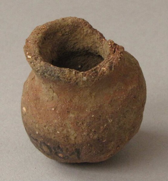 Clay vessel (miniature)