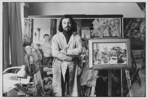 Der Maler Ulrich Hachulla in seinem Atelier