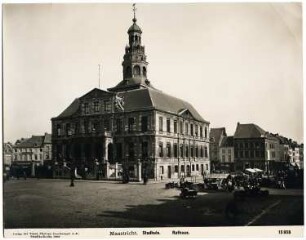 Rathaus, Maastricht: Fassade