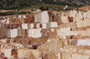 Insel Sardinien - Marmorsteinbruch : Marmorsteinbruch bei Orosei auf Sardinien, aufgenommen 2006