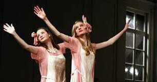 Tanzträume - Jugendliche tanzen KONTAKTHOF von Pina Bausch