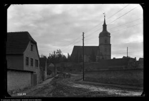 Kirche und Dorfstraße Schkopau