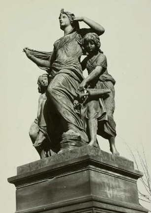 Der Morgen : Dresden. Der Morgen, Skulptur an der Freitreppe vom Schloßplatz zur Brühlschen Terrasse