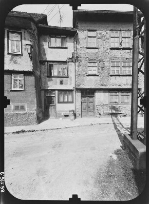 Schmalkalden, Pfaffengasse 11/13. Wohnhäuser. Straßenfront