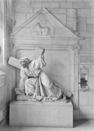 Christus bricht unter der Last des Kreuzes zusammen