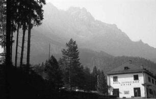 Eibsee: Station Eibsee, mit Zugspitze