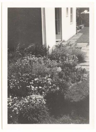 Garten Elsbeth Heddenhausen, Berlin-Zehlendorf: Wohnhaus Seitenaustritt Sommergarten