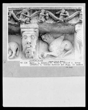 Konsolgesims mit Fabeltieren und Monstern: Drache