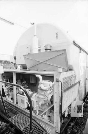Weil: Eismaschine am Waggon; Stirnwand