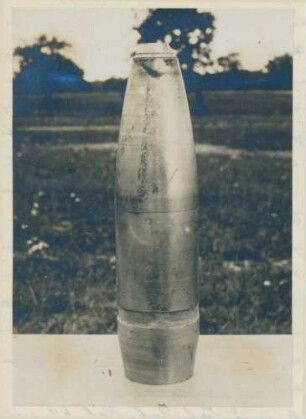 Foto eines Granaten-Blindgängers