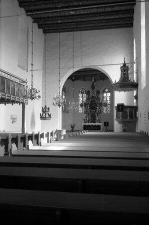 Sengwarden: Inneres der Kirche