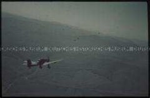 Junkers JU 87 über Gebirgslandschaft