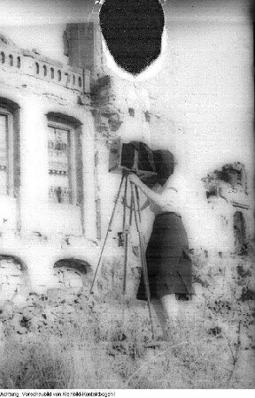 Dresden, Ruine der Frauenkirche. Gedenken der Toten der Bombennacht, 1947